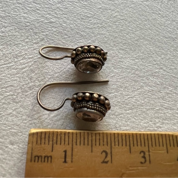 Vintage hook earrings with cubic zirconia stone - Picture 3 of 3